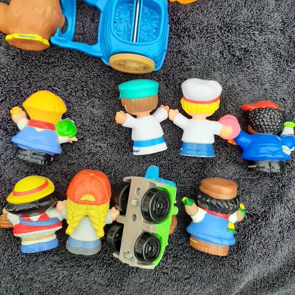 Fisher Price Little People Figures - Picture 3 of 4